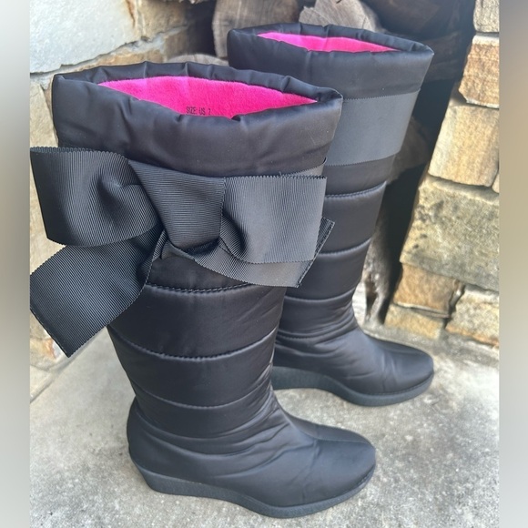 Kate Spade Cagney Wedge black quilted boots with pink lining Sz-7.  E - Picture 6 of 14